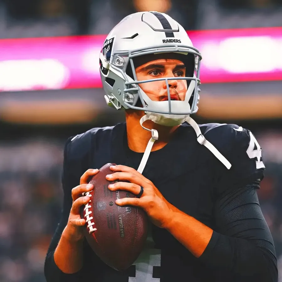 Raiders Predicted to Make Another QB Change During 2024 Season