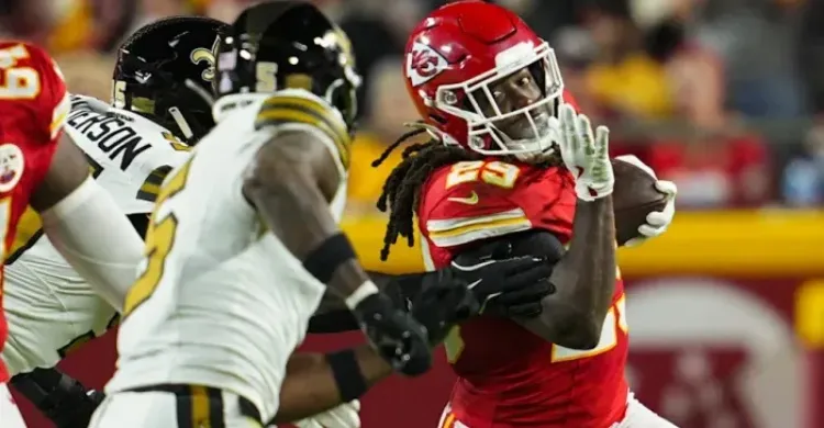 Kareem Hunt Turning Heads & 'H.a.v.i.n.g A B.l.a.s.t' In Second Stint With Chiefs