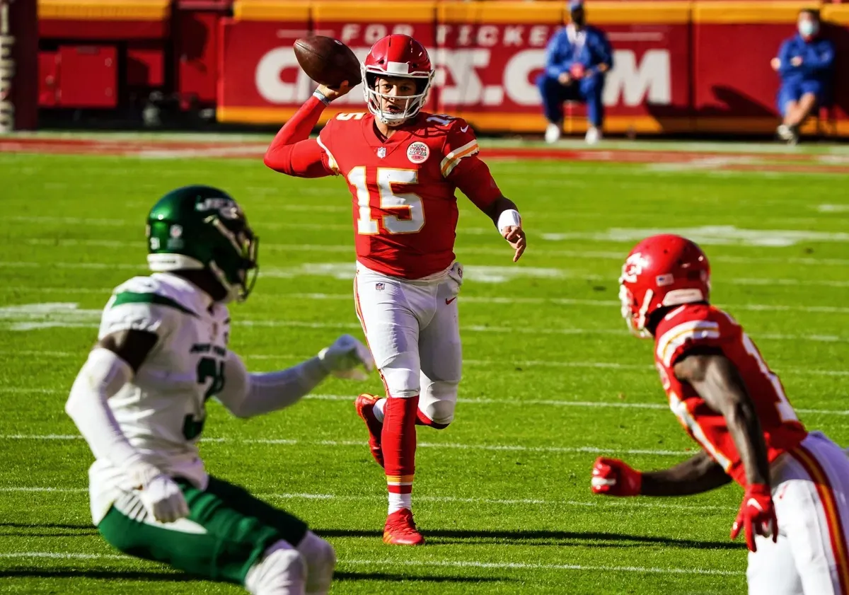 Serious Problems in Kansas City Despite Patrick Mahomes’ Magic as Chiefs Make Huge TE Decision After Travis Kelce’s Struggles