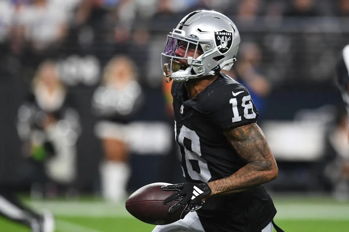 Jack Jones Lashes Out At Raiders Fans After Another Loss