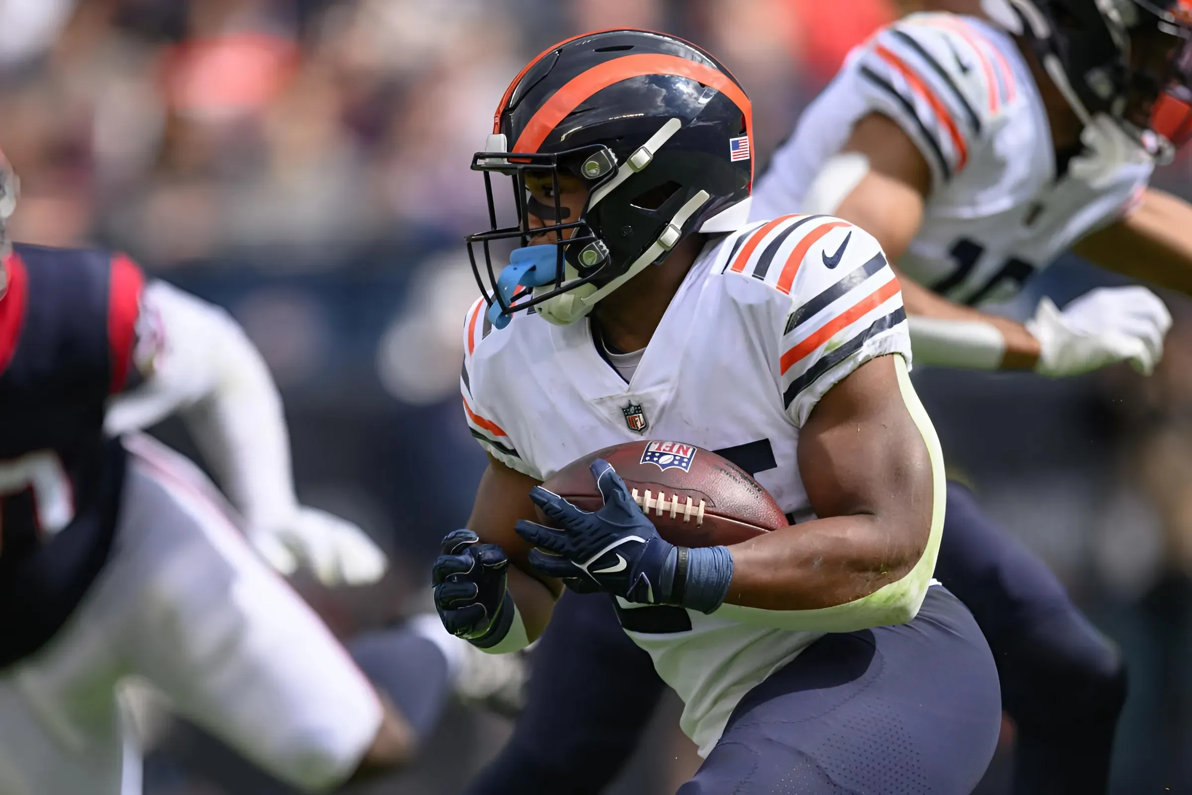 Bears Trade Pitch Flips Fan-Favorite Playmaker to Raiders