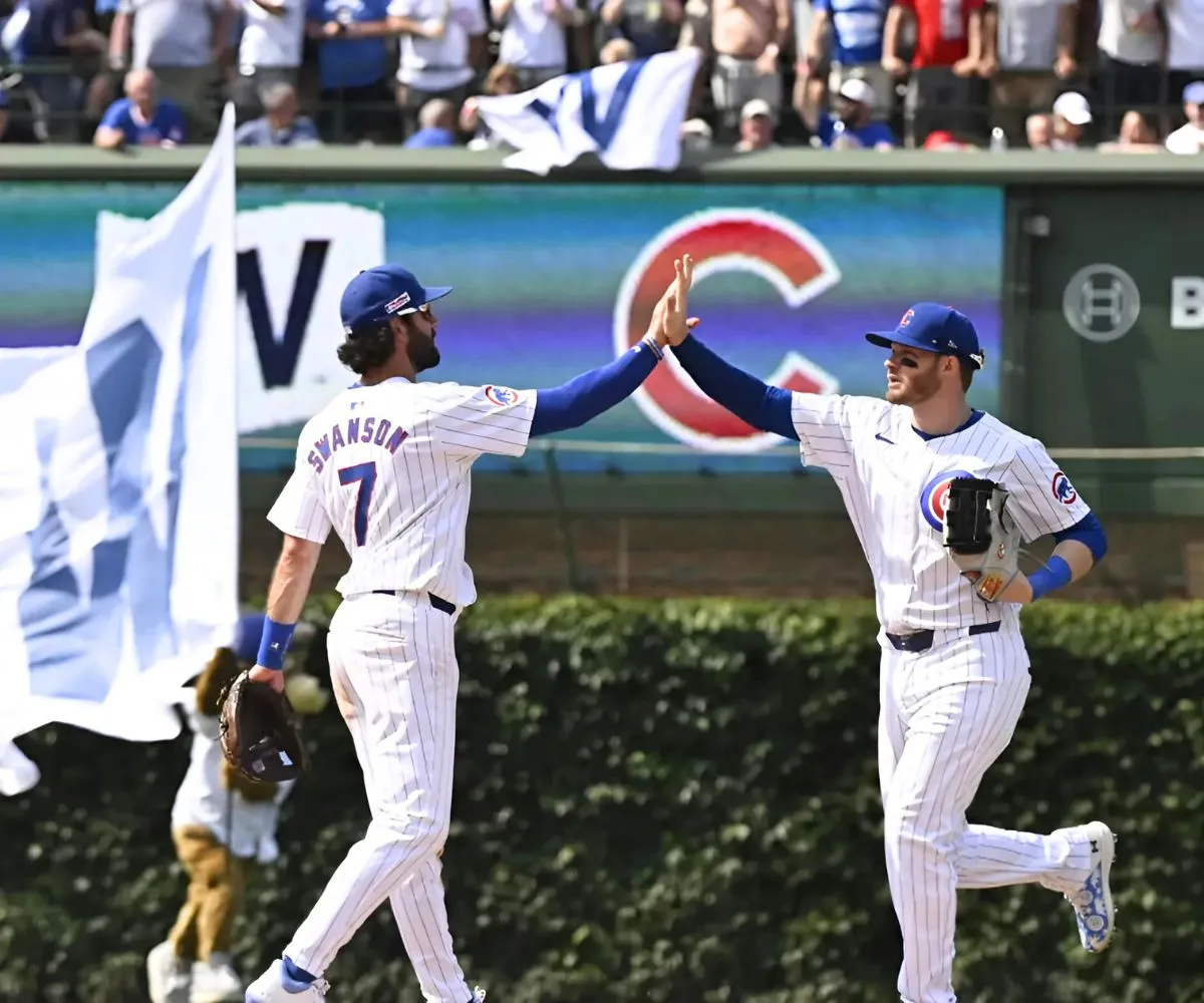 Cubs’ Dansby Swanson, Ian Happ Named Finalists for Gold Glove Awards