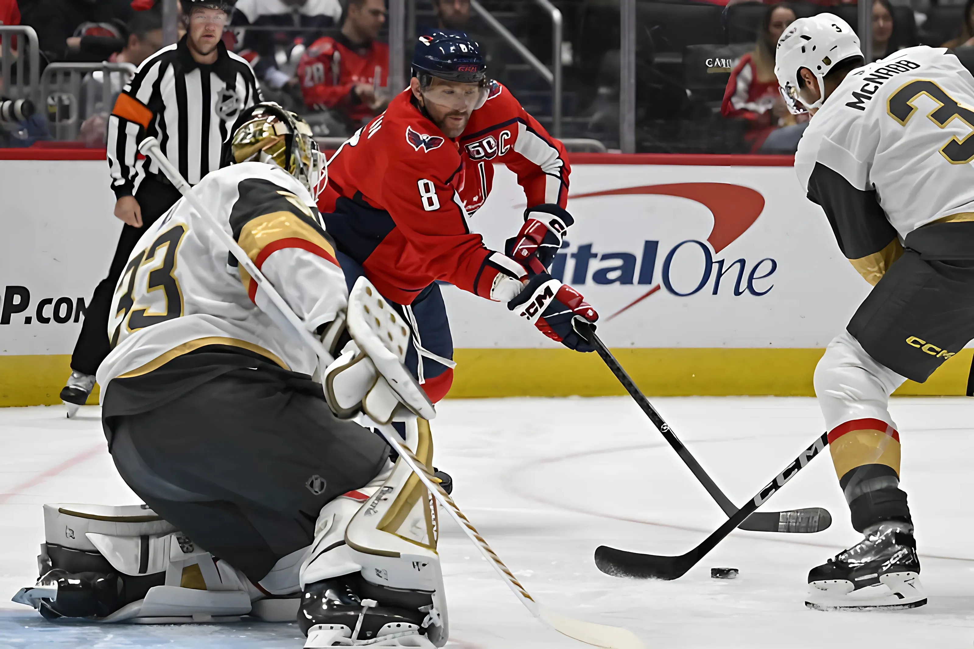 Ovechkin gets 700th NHL assist, Capitals hand Golden Knights 1st loss trucc