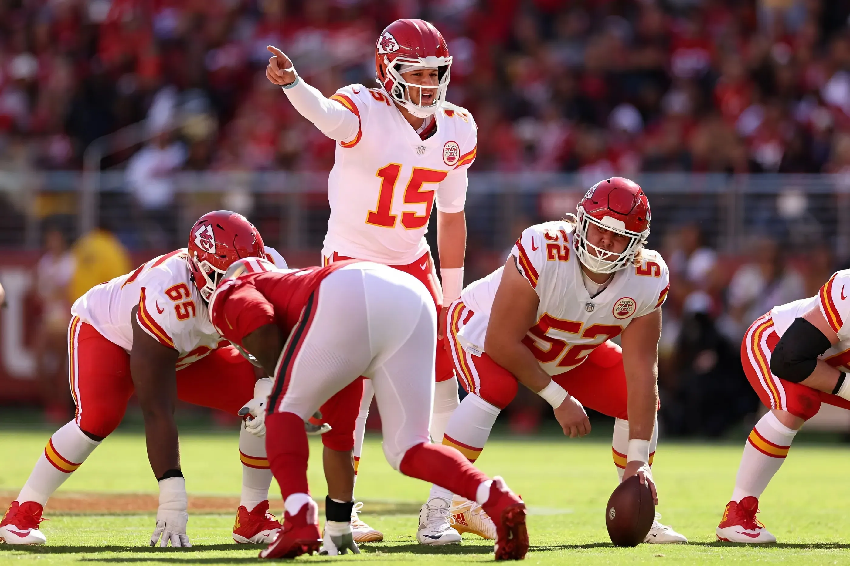 Chiefs’ Top Trade Options Sent to Playoff Hopefuls in AFC