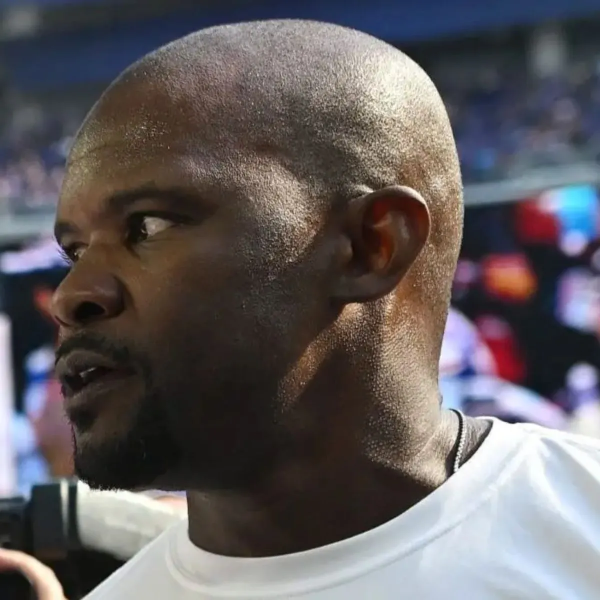 Vikings’ Brian Flores Sends 4-Word Warning Ahead of Lions Matchup