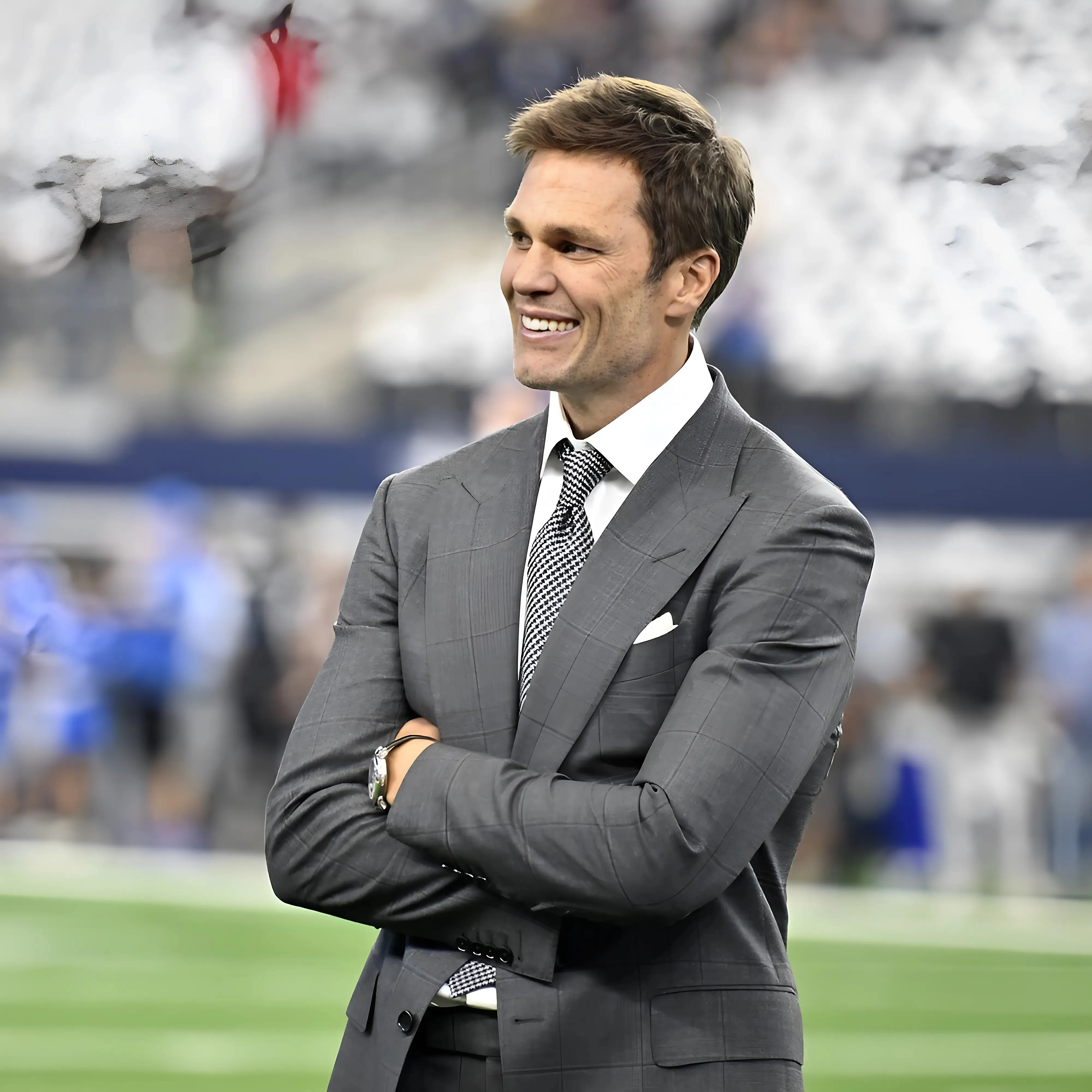 Super Bowl champion with Tom Brady hints at LSU coaching job