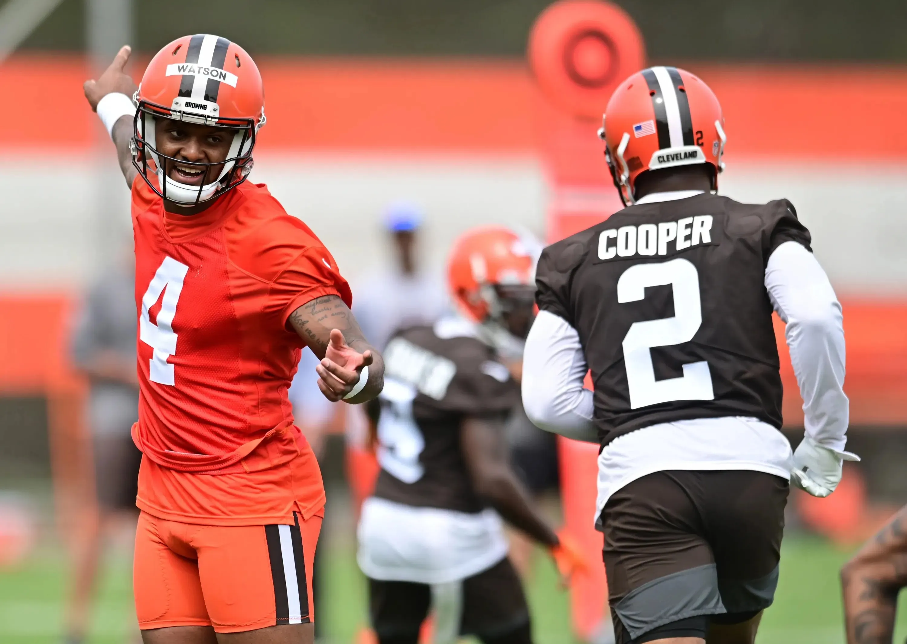 Browns QB Deshaun Watson Sends Parting Message to Amari Cooper