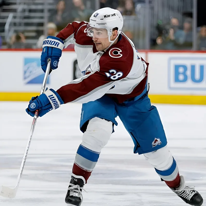 Avalanche forward ‘good to go’ after scary hit