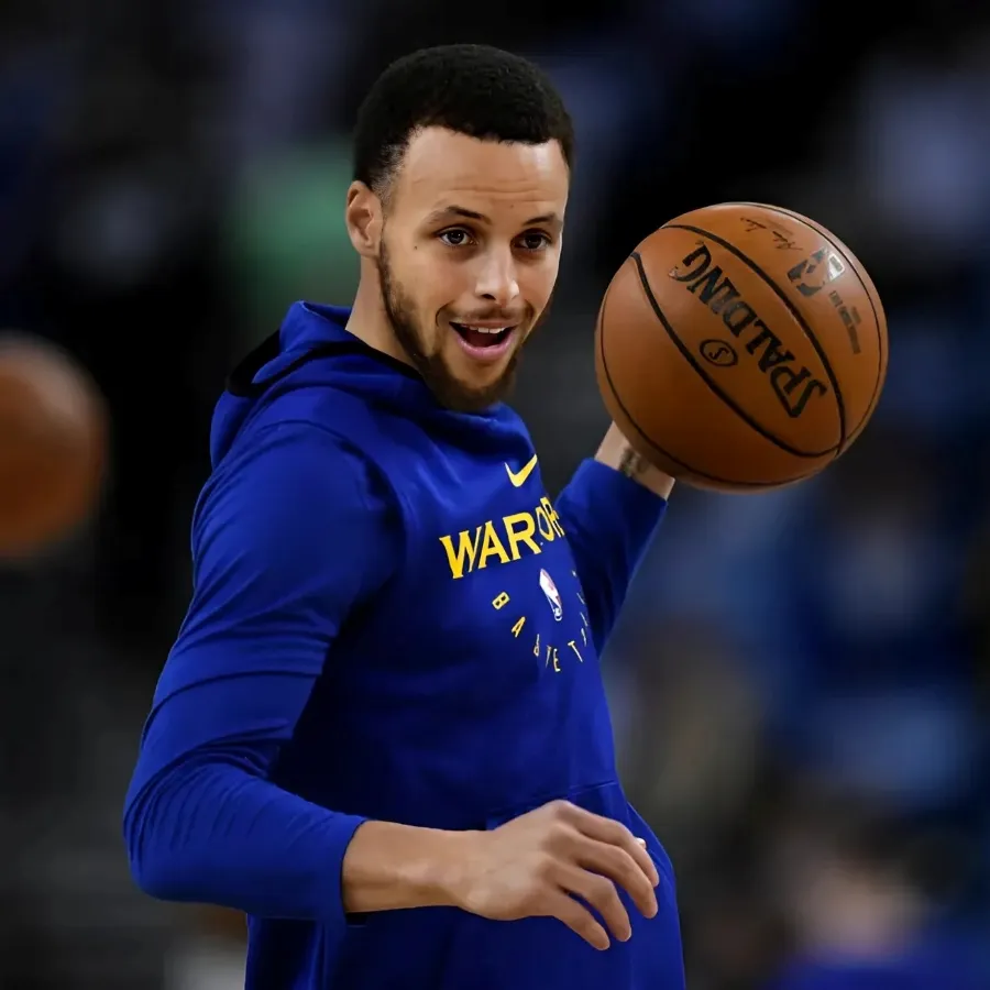 Steph Curry Sends 4-Word Message to Lakers’ Quincy Olivari