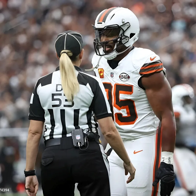 Browns Have No Plans To Trade DE Myles Garrett