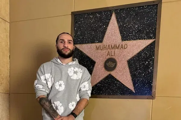 Nico Ali Walsh and Family’s First Visit to Grandfather Muhammad Ali’s Star on the Walk of Fame