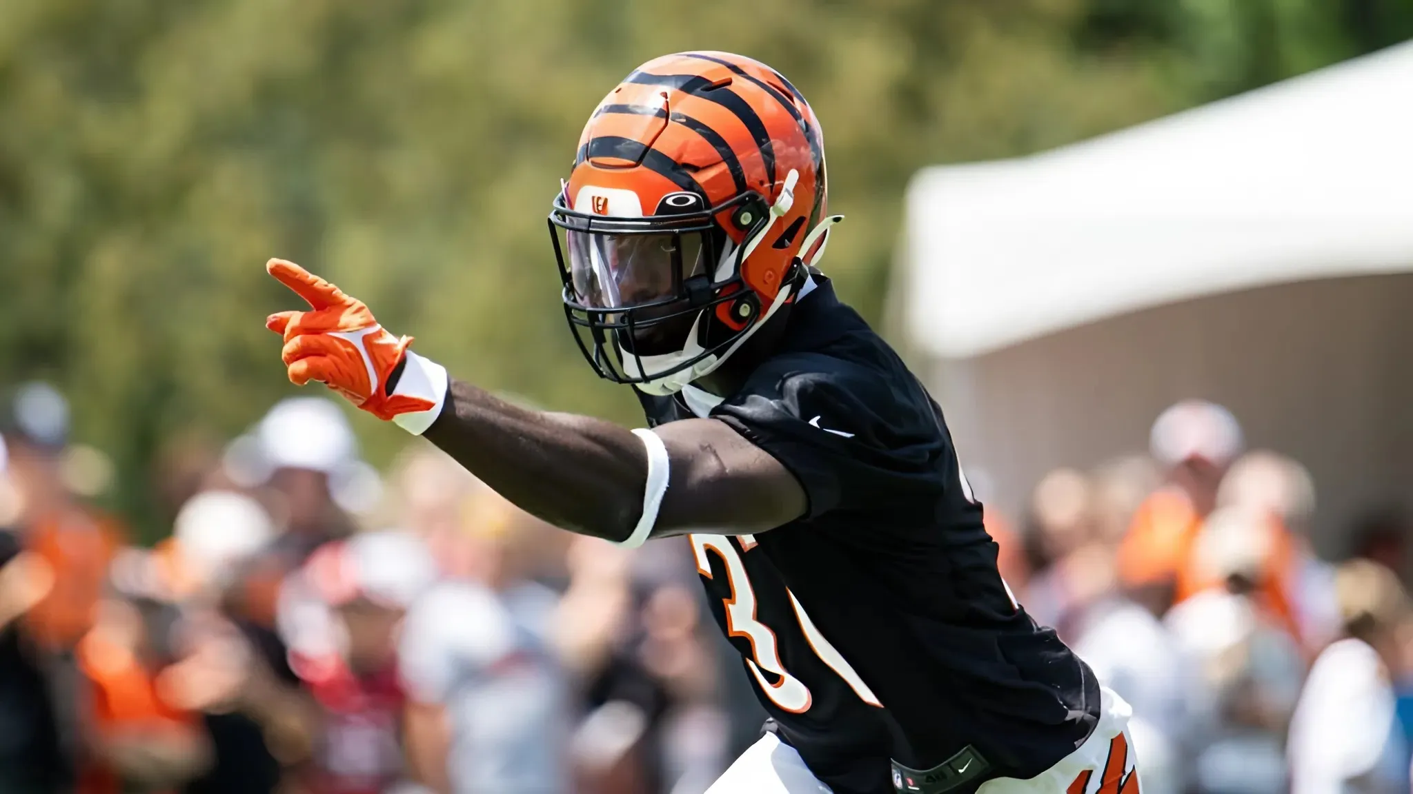 Bengals Special Teams Coordinator Darrin Simmons Carves Path for Charlie Jones' 100-Yard TD