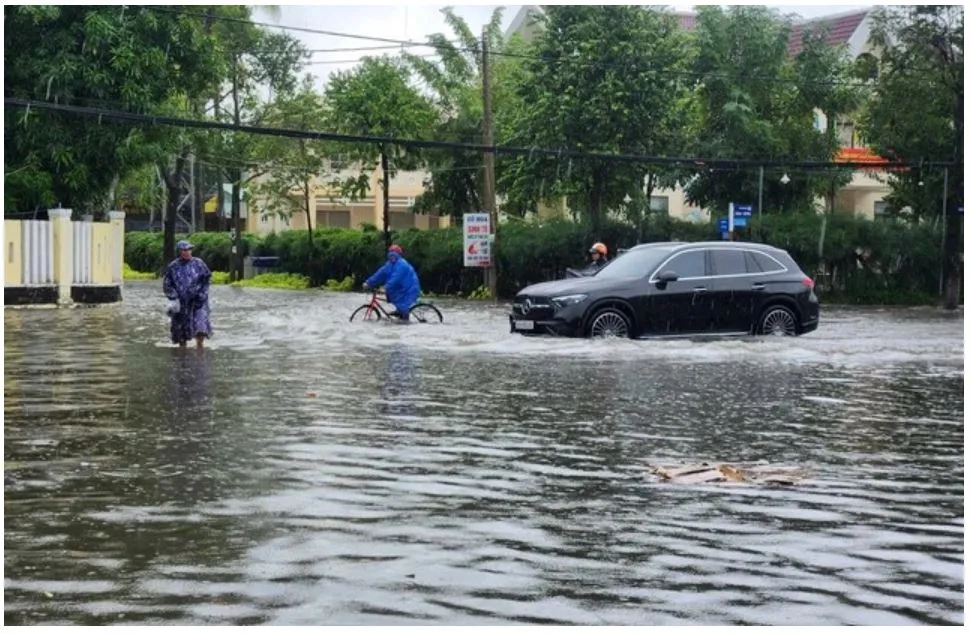 Công điện hỏa t ốc yêu cầu ứng phó bão Trà Mi sắp vào Biển Đông: Biển động rất mạnh, mưa giông kèm l ốc xoáy ng u y h iểm