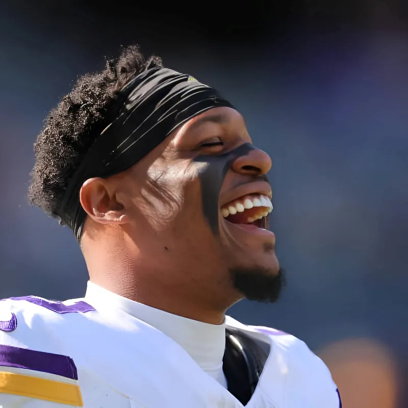 Vikings Cut TE N’Keal Harry From PS, Sign Two