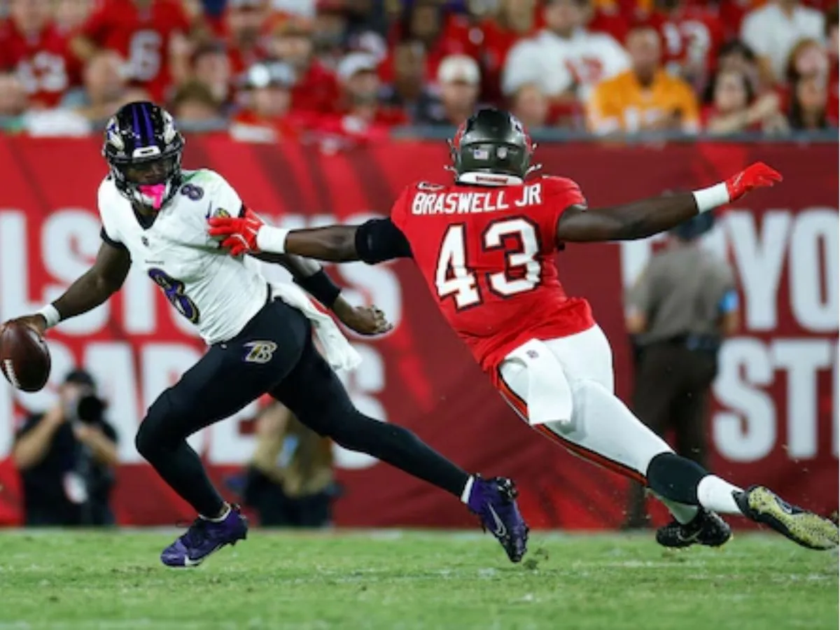 NFL Monday night: Ravens' Derrick Henry breaks another long run