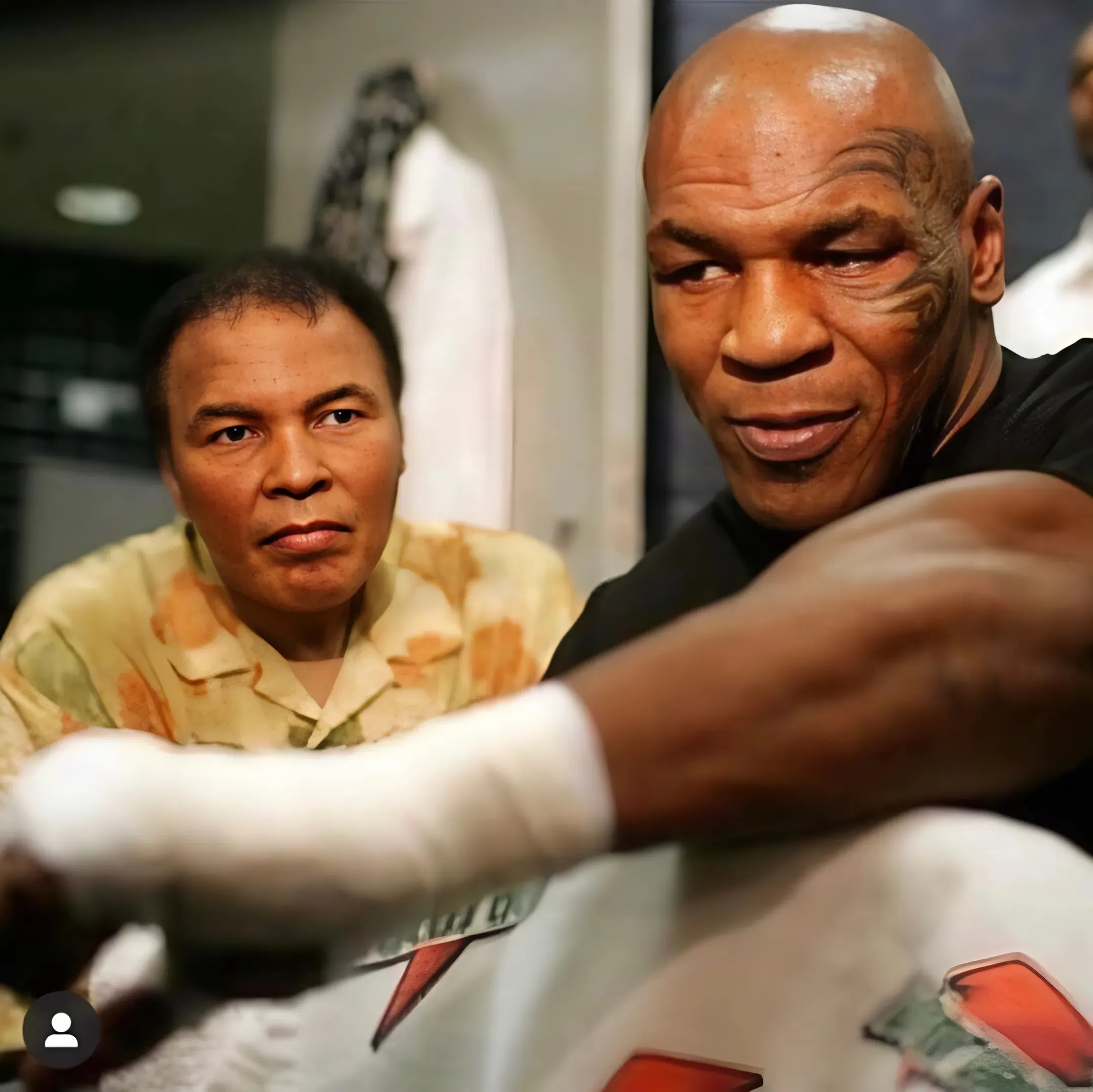 Former World Champ Reveals Only Way Mike Tyson Beats Muhammad Ali in Their Prime