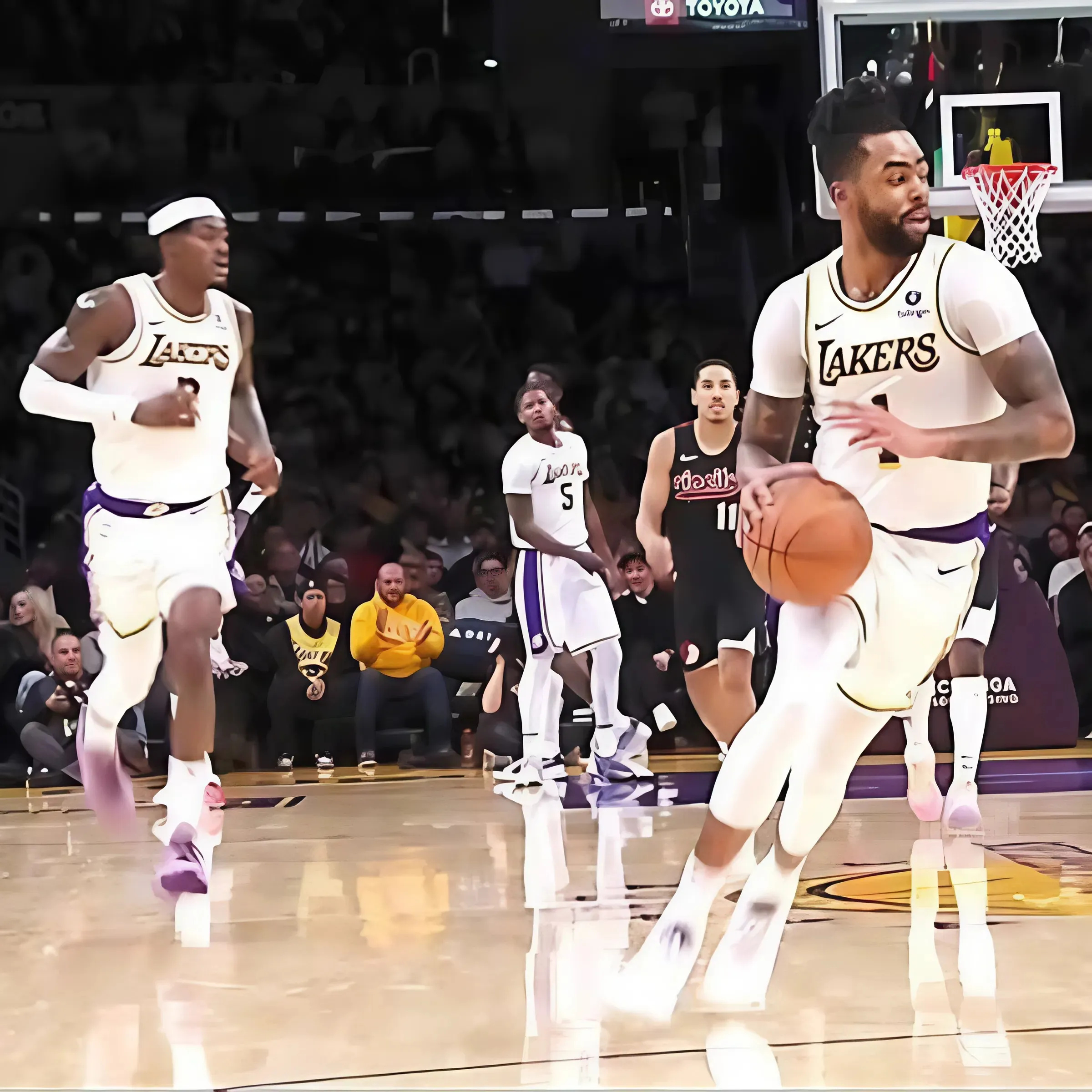 Lakers Trade Pitch Swaps D’Angelo Russell, Picks for $20 Million ‘Dunk Machine’