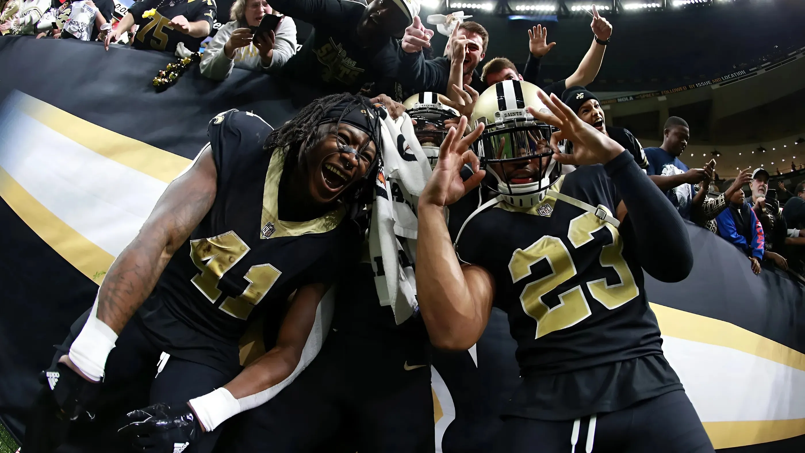 Alvin Kamara’s extension may be a sign of how Saints will approach the trade deadline