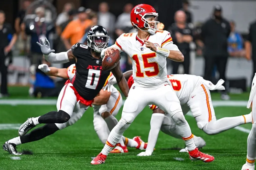 Patrick Mahomes, Chiefs put unbeaten streak on line vs. Raiders