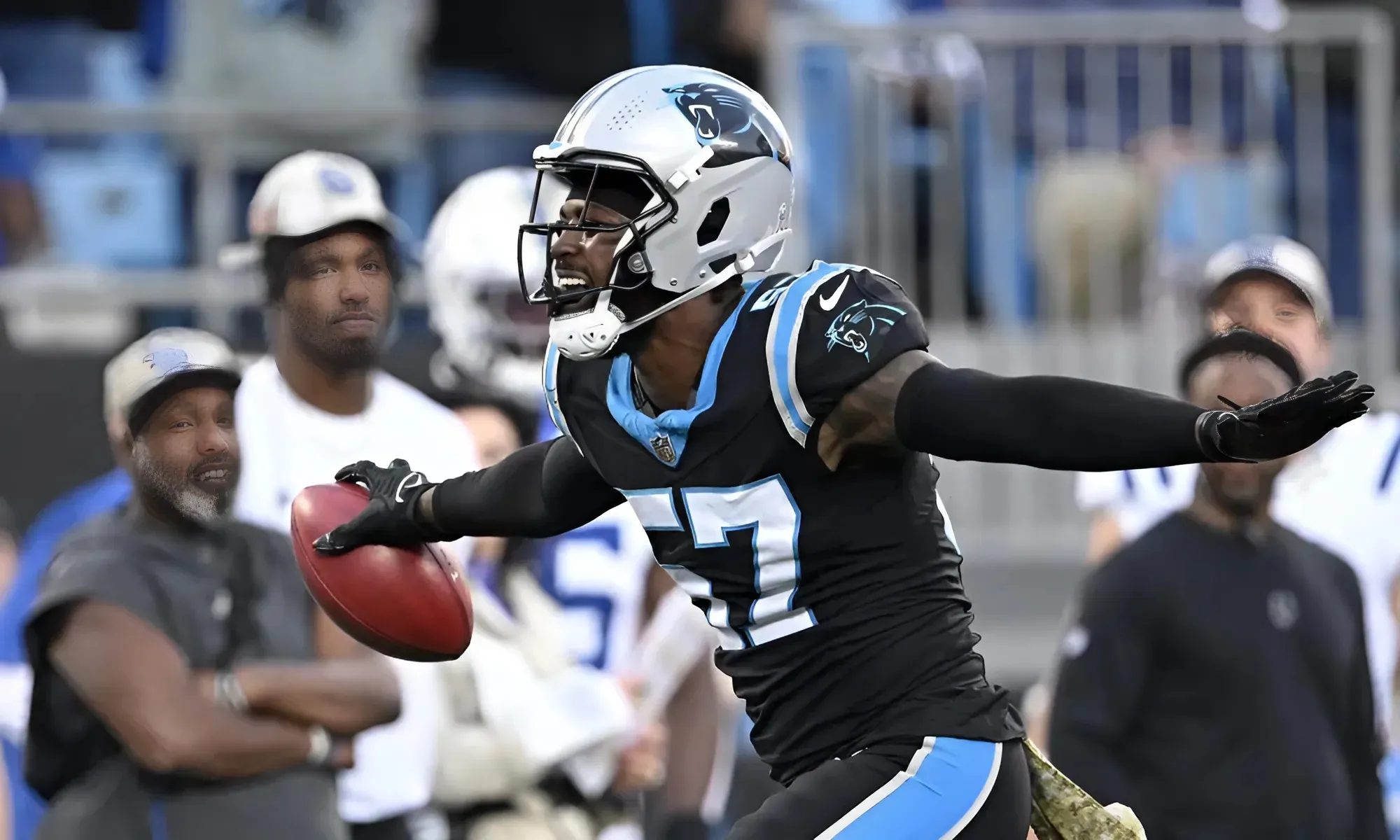 Panthers sign 2 players back to their practice squad on Wednesday