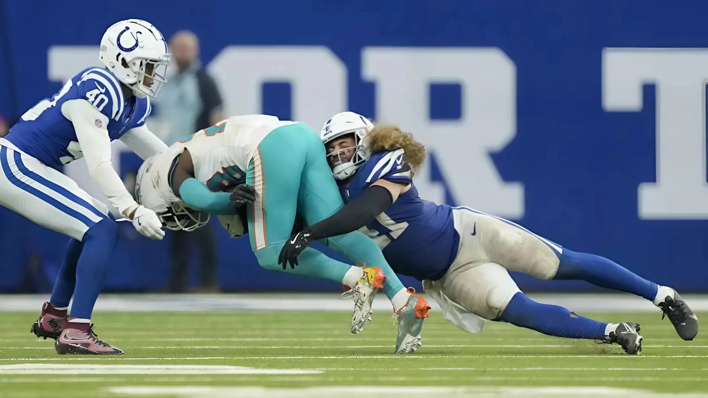 Colts' Linebacker Puts Up Vintage Performance in Win Over Dolphins