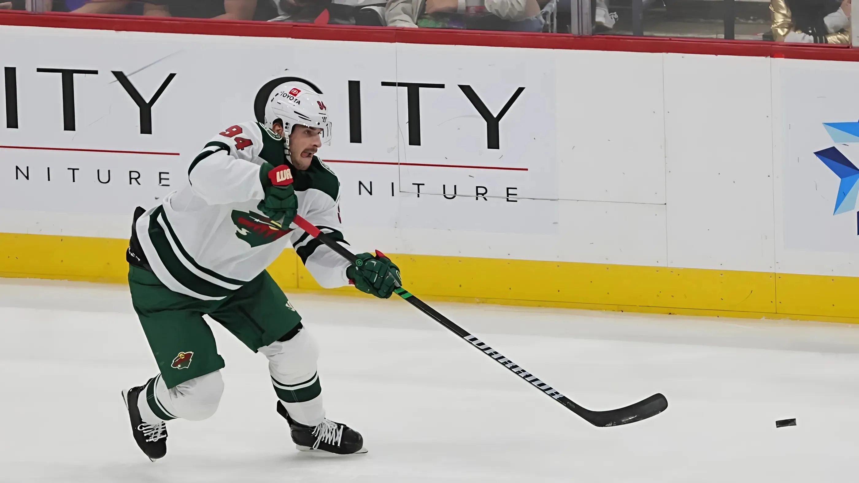 Minnesota seeks to continue Wild start, faces Lightning