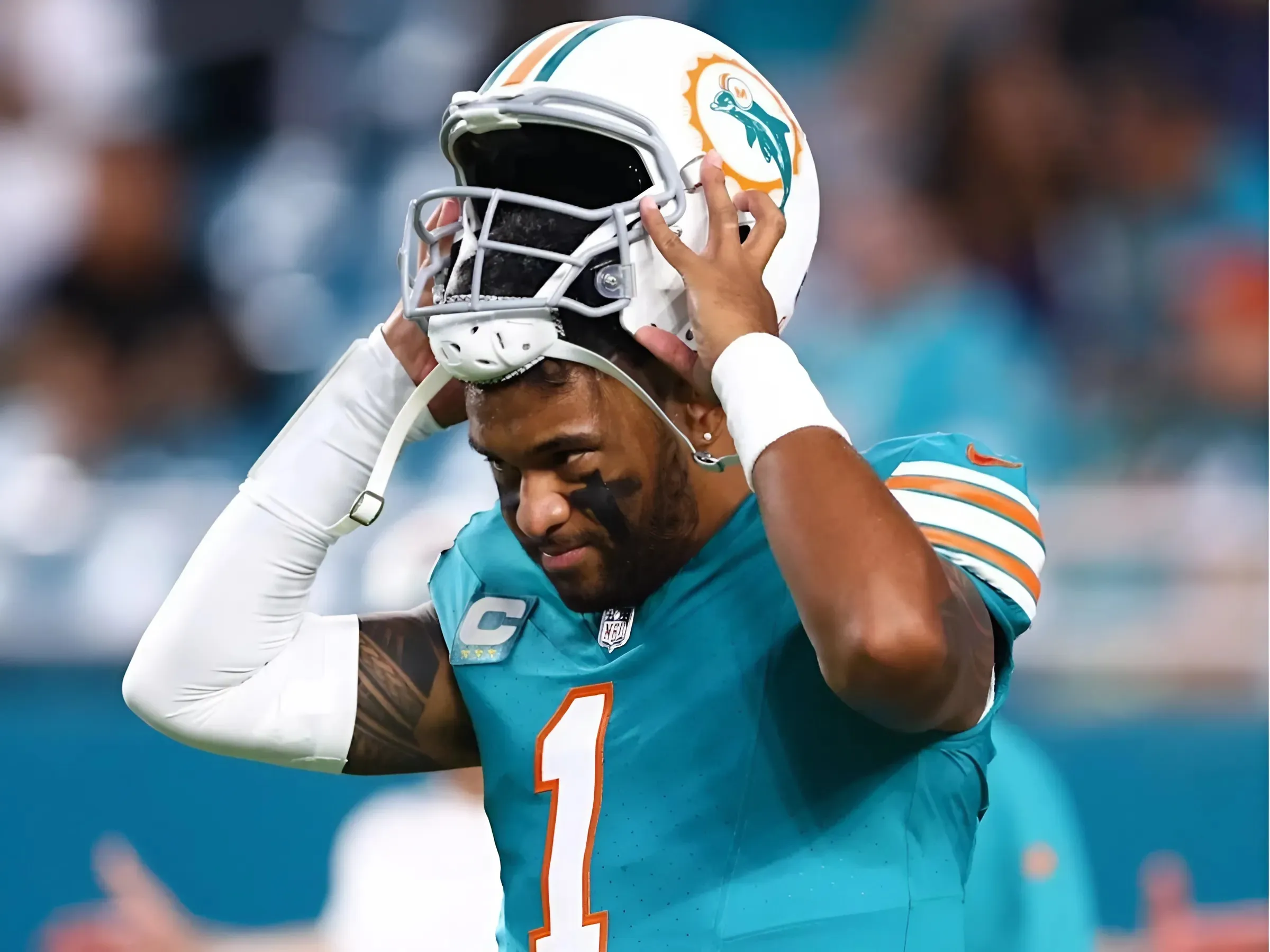 Dolphins named potential trade suitor for $37 million quarterback