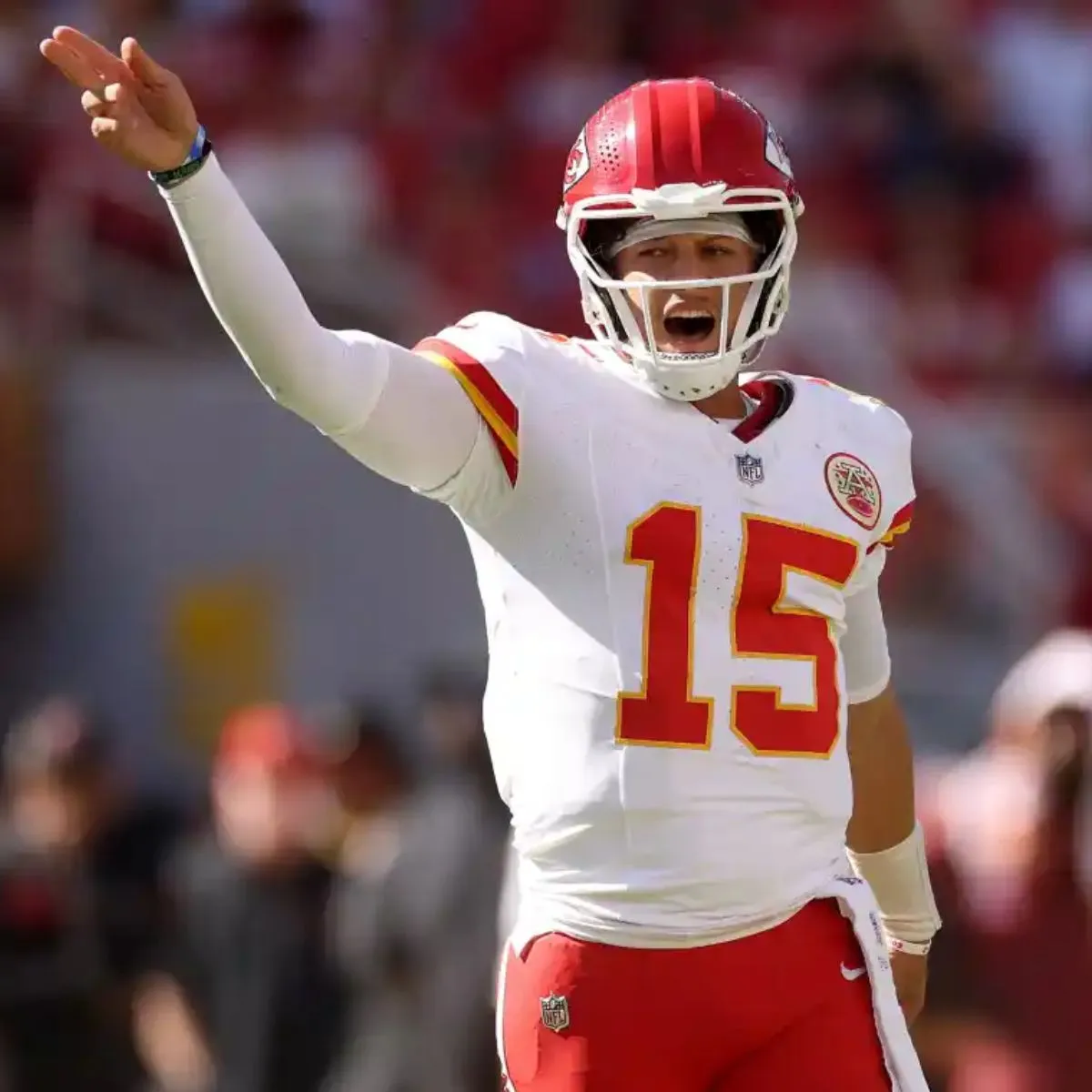 Chiefs QB Patrick Mahomes Defends Controversial Sideline Scramble vs 49ers