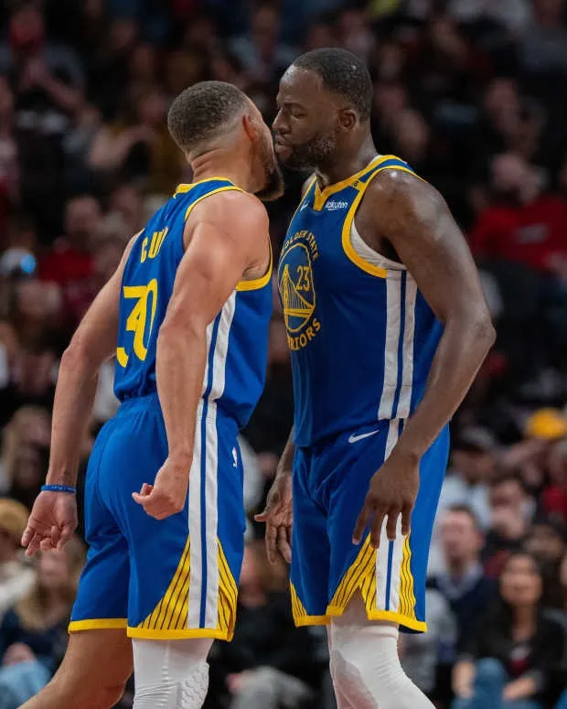 Steph Curry Sends Strong Message to Teammates With 'Egos' Remark