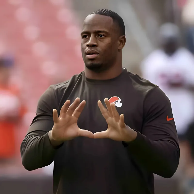 Cowboys Trade for Browns Star Nick Chubb in New Proposal