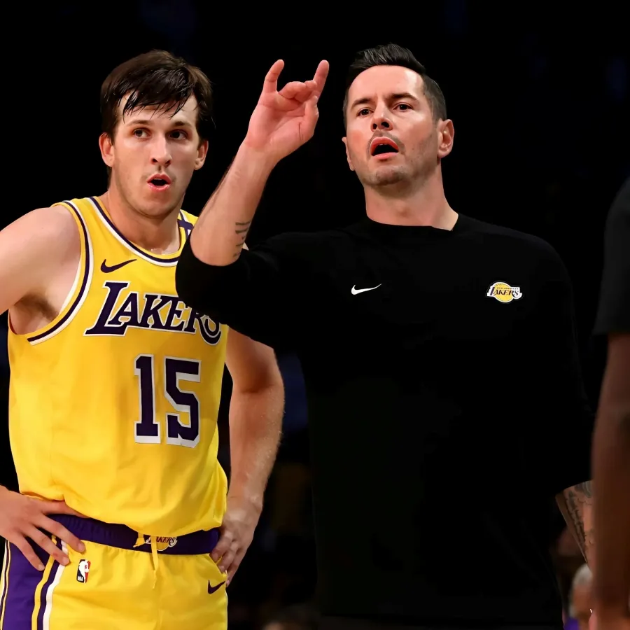 Lakers Star Wakes Up to Text From Coach Before Scoring 26 Against Suns