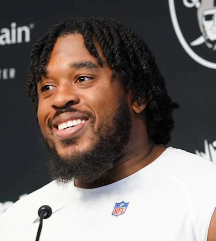 How Raiders G Dylan Parham is Helping His Teammates From the Sidelines