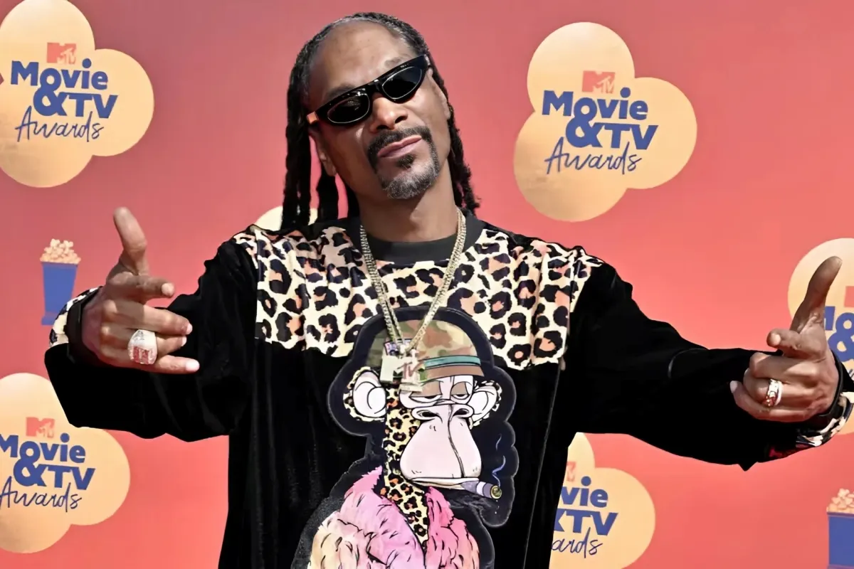 Snoop Dogg has a smoke session monitor to stop people getting too high ngocc