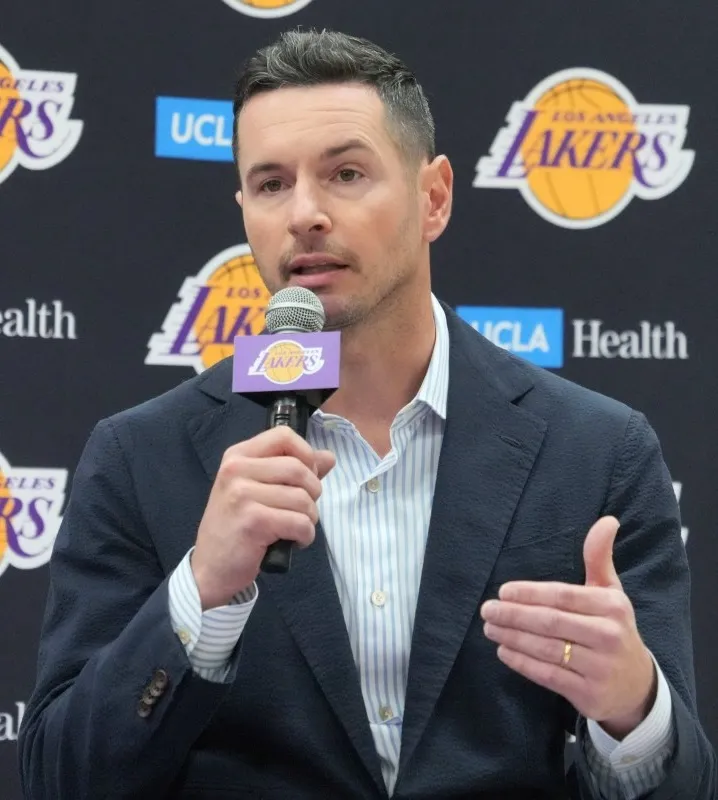 JJ Redick's "Old" podcast weighs in on how he's faring in his new Lakers job