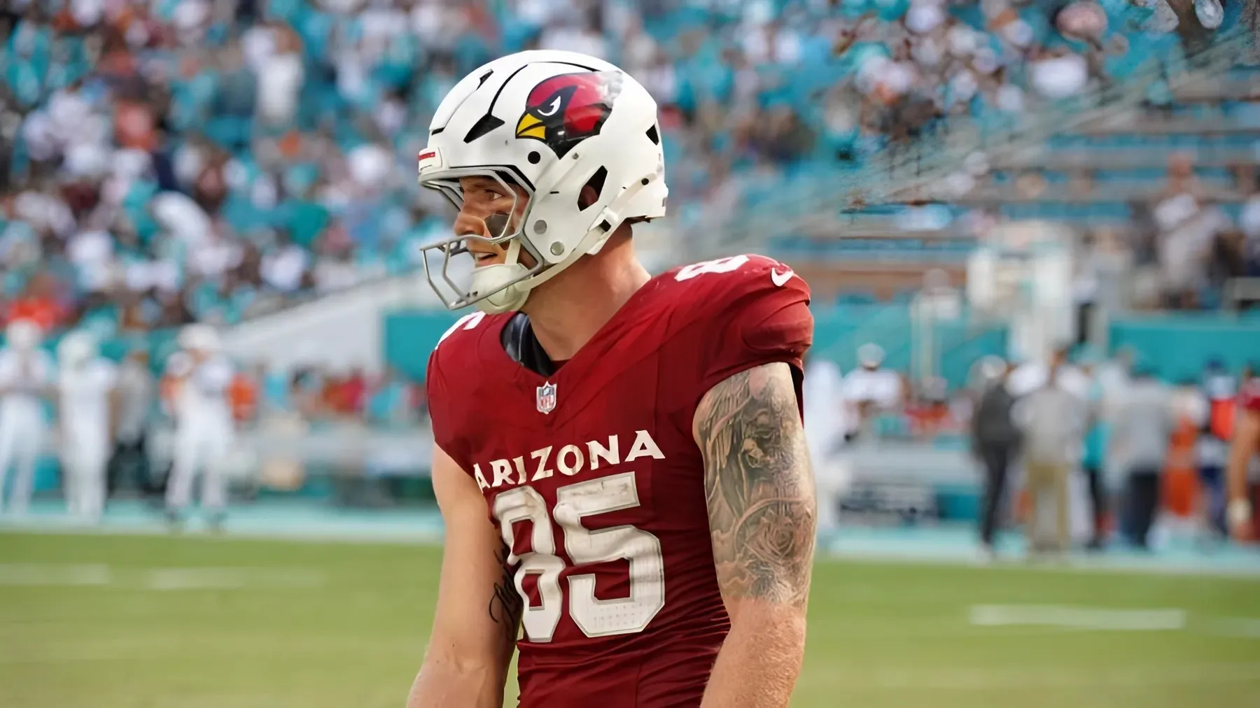 Cardinals’ Trey McBride celebrates National Tight Ends Day in style