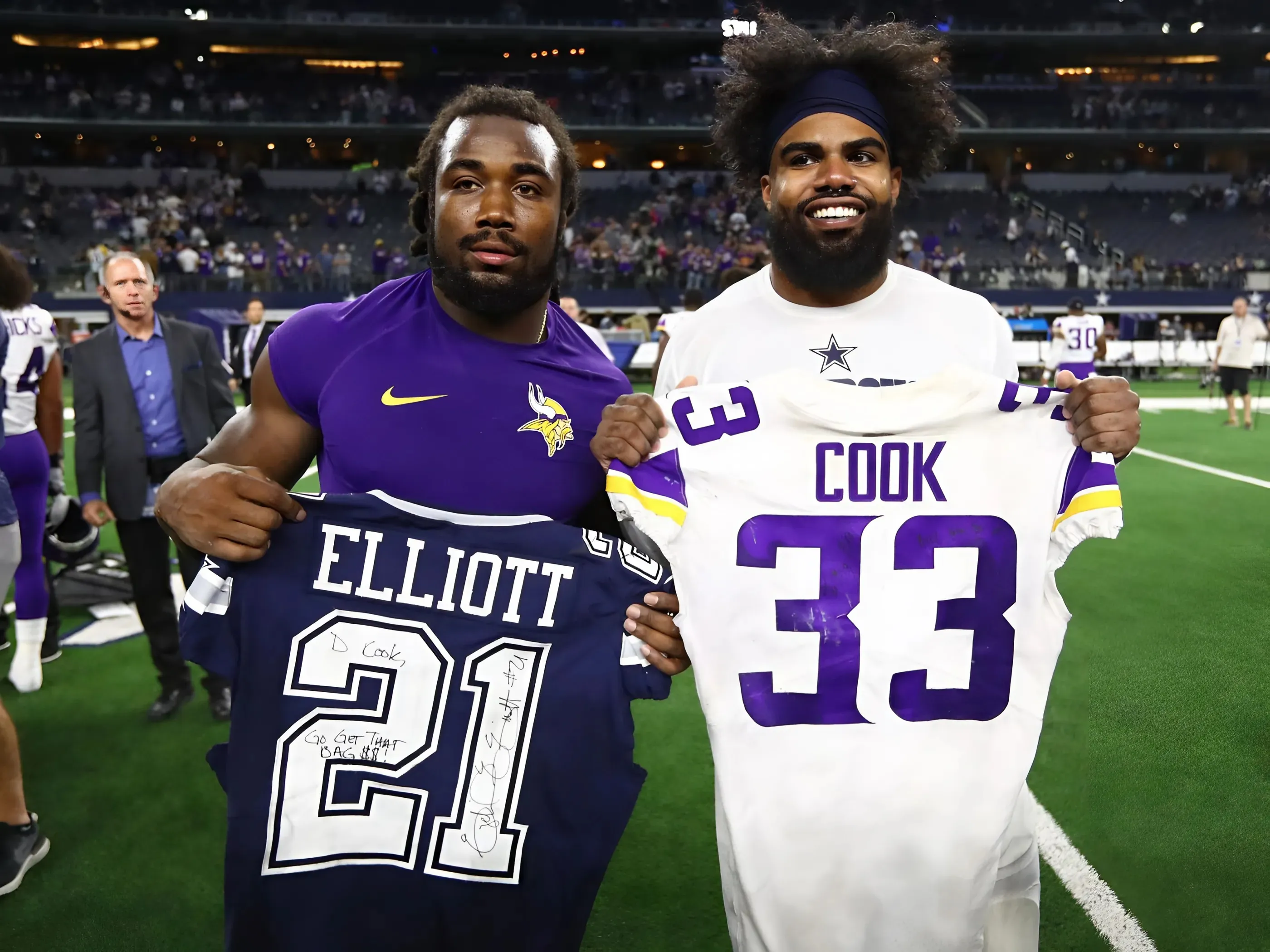 Will Ezekiel Elliott be a healthy scratch after Dalvin Cook move?