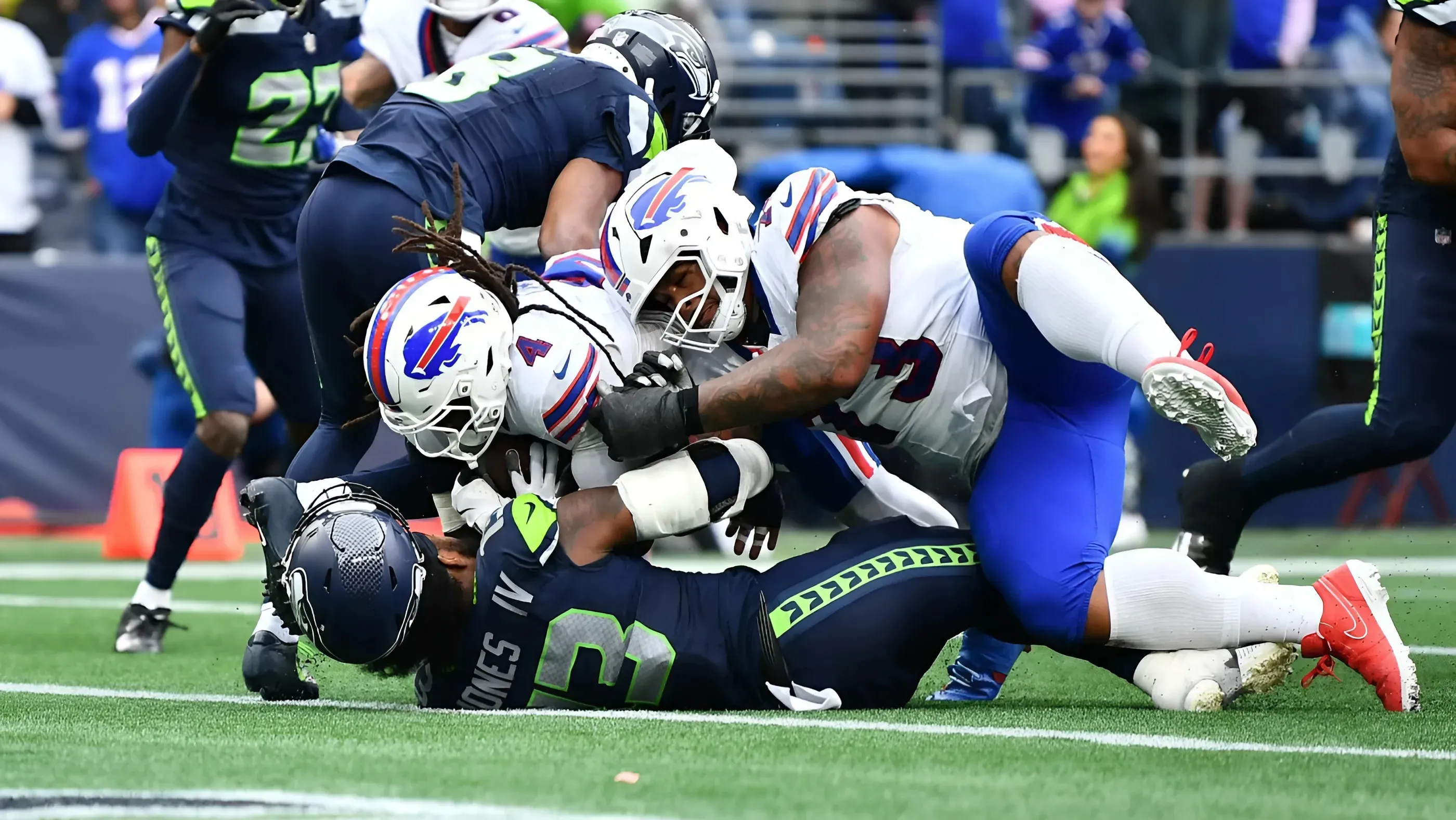 Studs and duds from Seahawks embarrassing Week 8 loss to the Bills