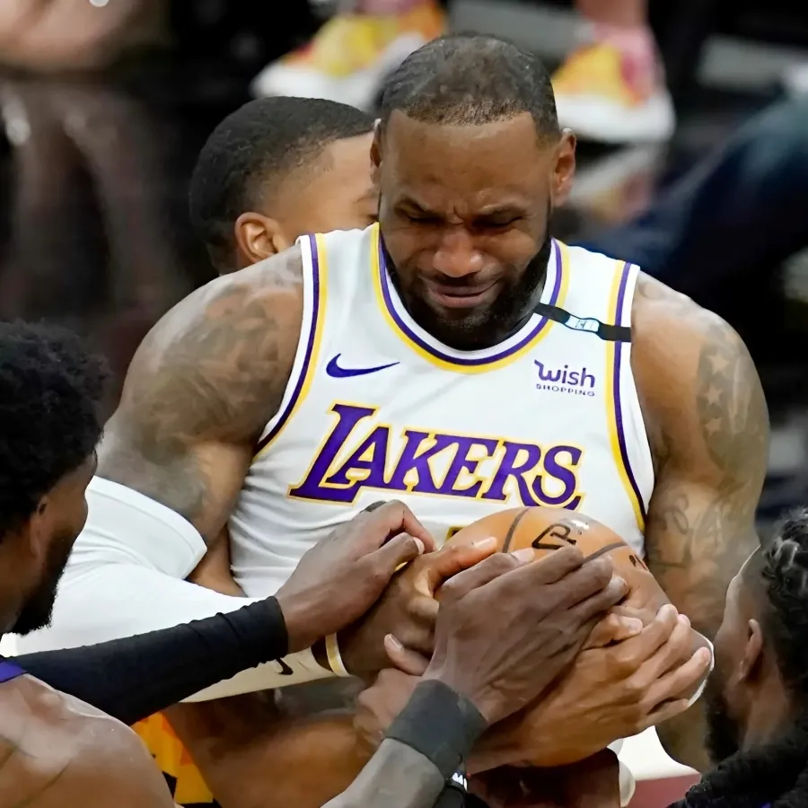 LeBron James' epic fail in Lakers loss vs Suns not seen in 17 years