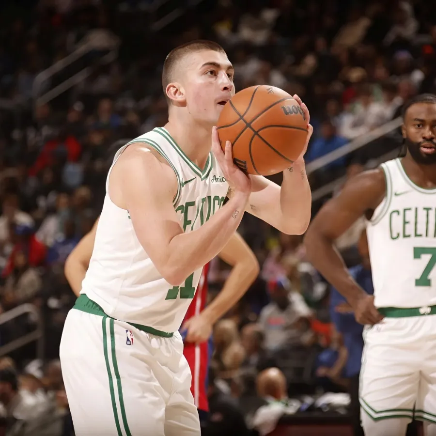 Halftime hot takes: Payton Pritchard has a giant backpack, and the entire Celtics team is in it