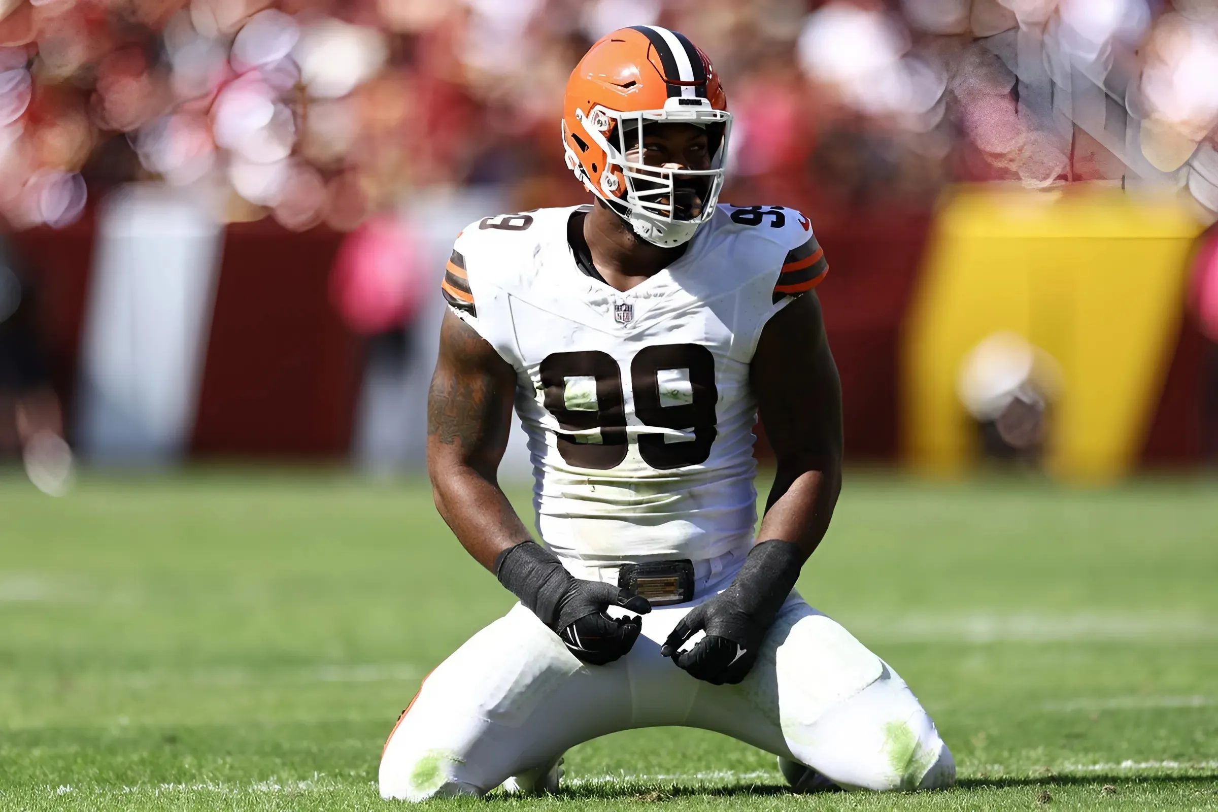 Lions Tease ‘Imminent’ Trade With Browns DE Za’Darius Smith in Spotlight