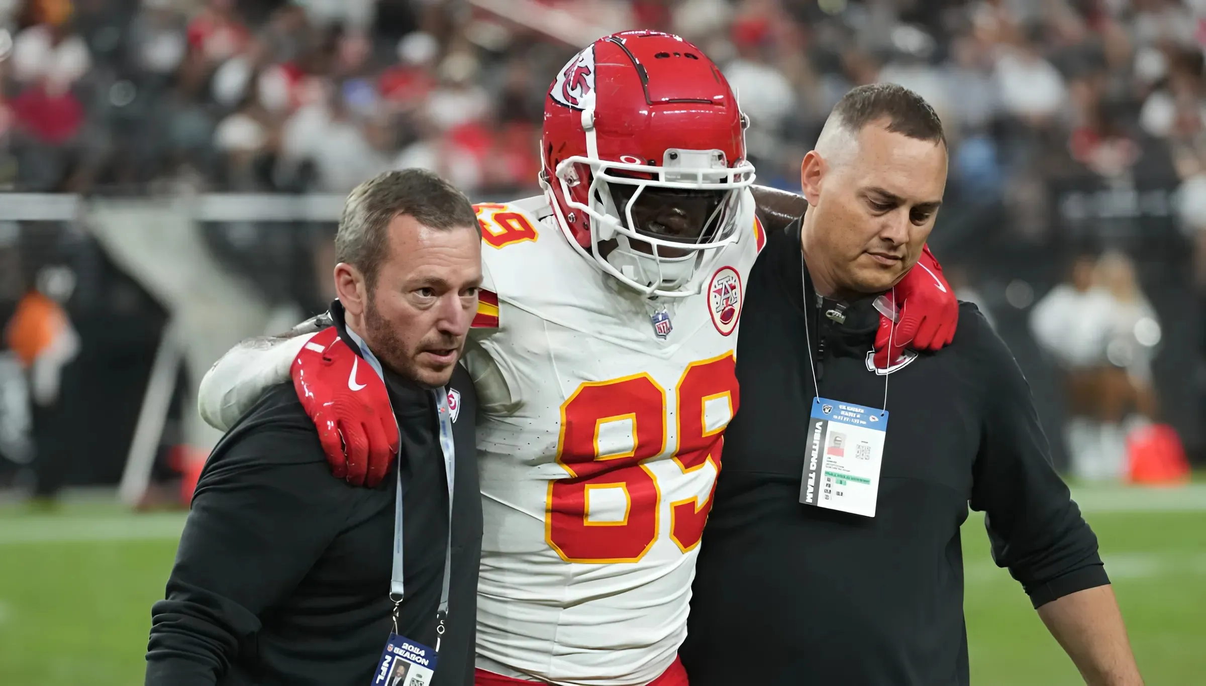 Chiefs Place TE on IR to Make Room for New DE Joshua Uche