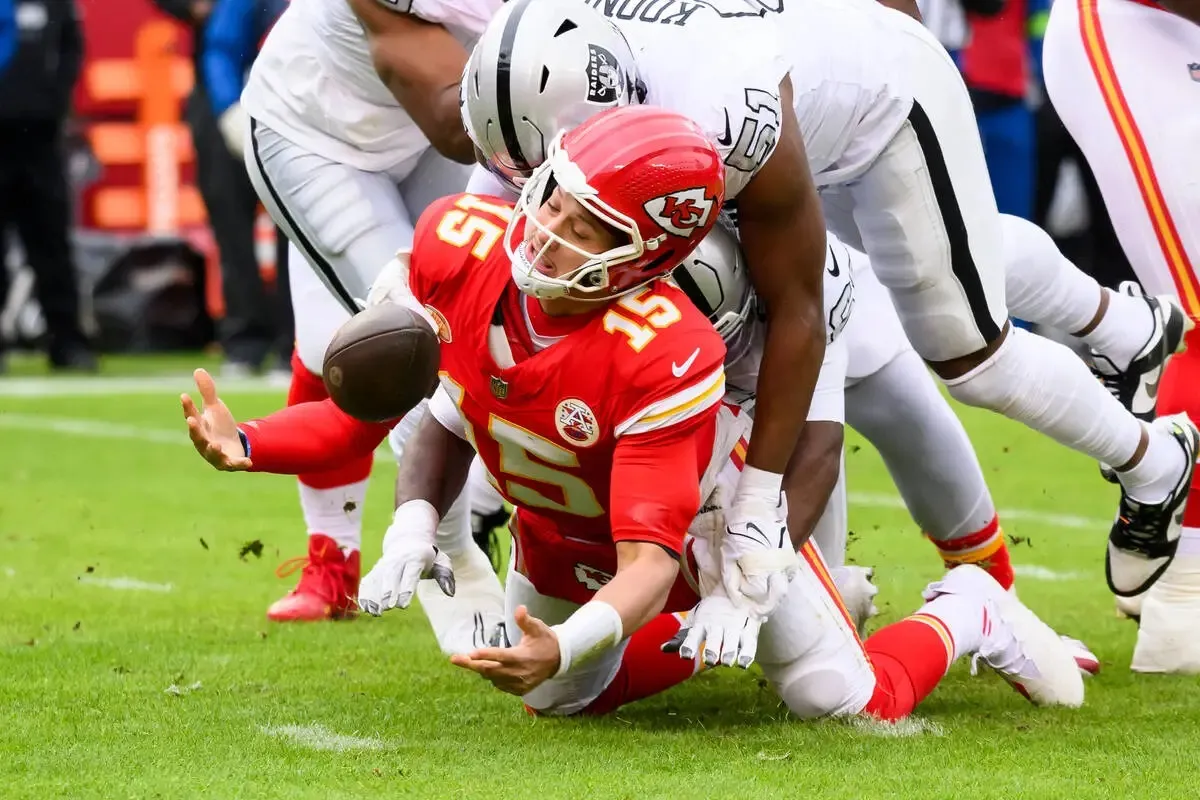 Patrick Mahomes passes Peyton Manning and Ben Roethlisberger on QB list with Raiders win and has Tom Brady in sight