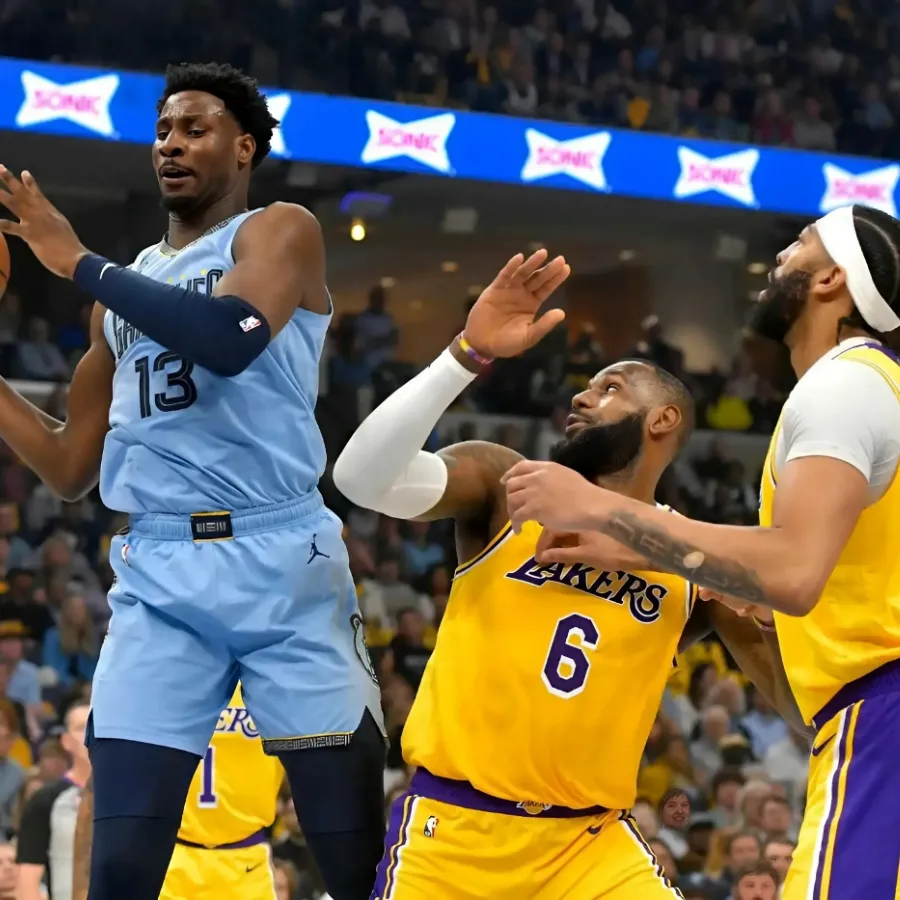 Grizzlies make sneaky move on former Lakers big man to fill roster