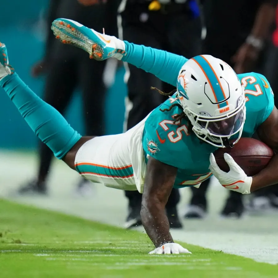 Mike McDaniel's baffling Jaylen Wright comments infuriate Dolphins fans