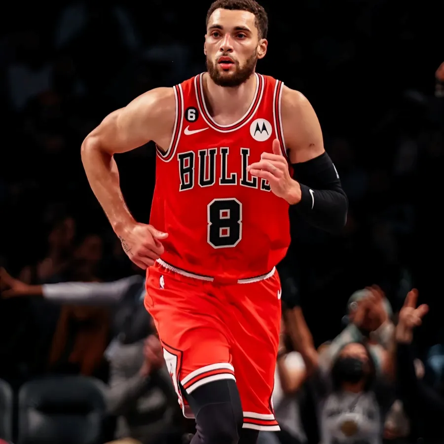 Bulls' Zach LaVine reveals result of X-rays amid injury scare