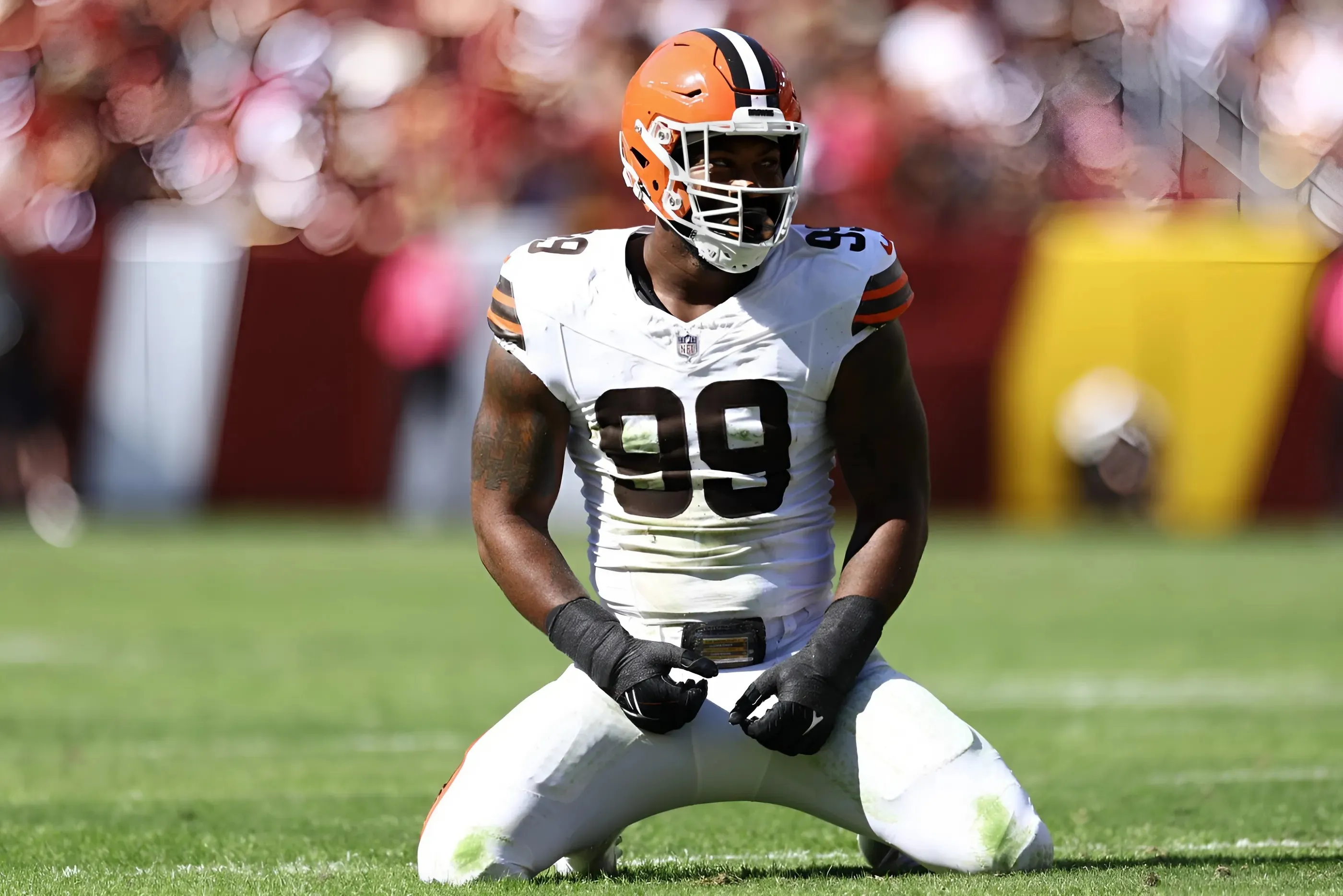 Browns’ Za’Darius Smith Misses Practice Amid Trade Speculation