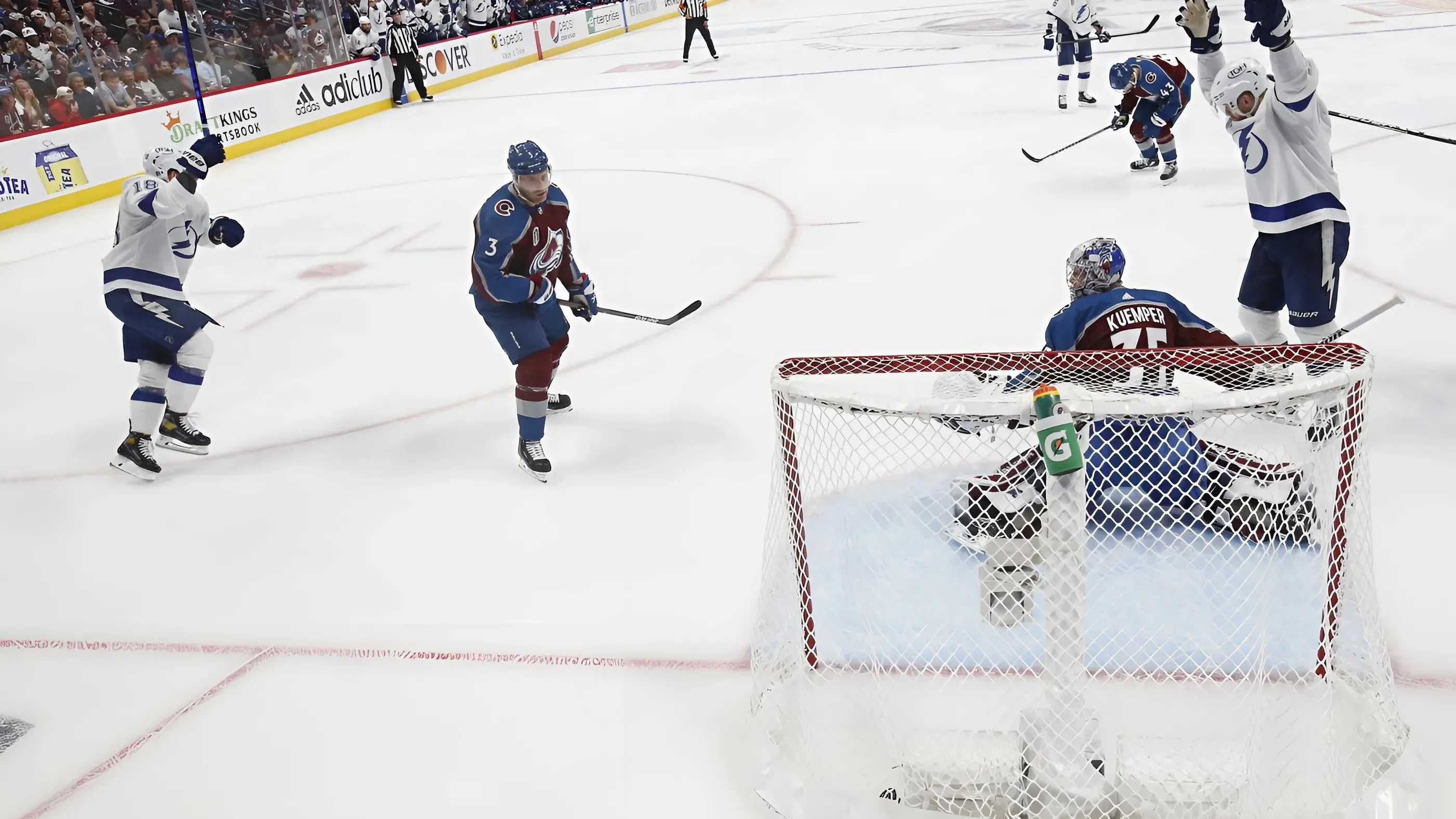 Lightning ride 3-goal first period to win over Avalanche