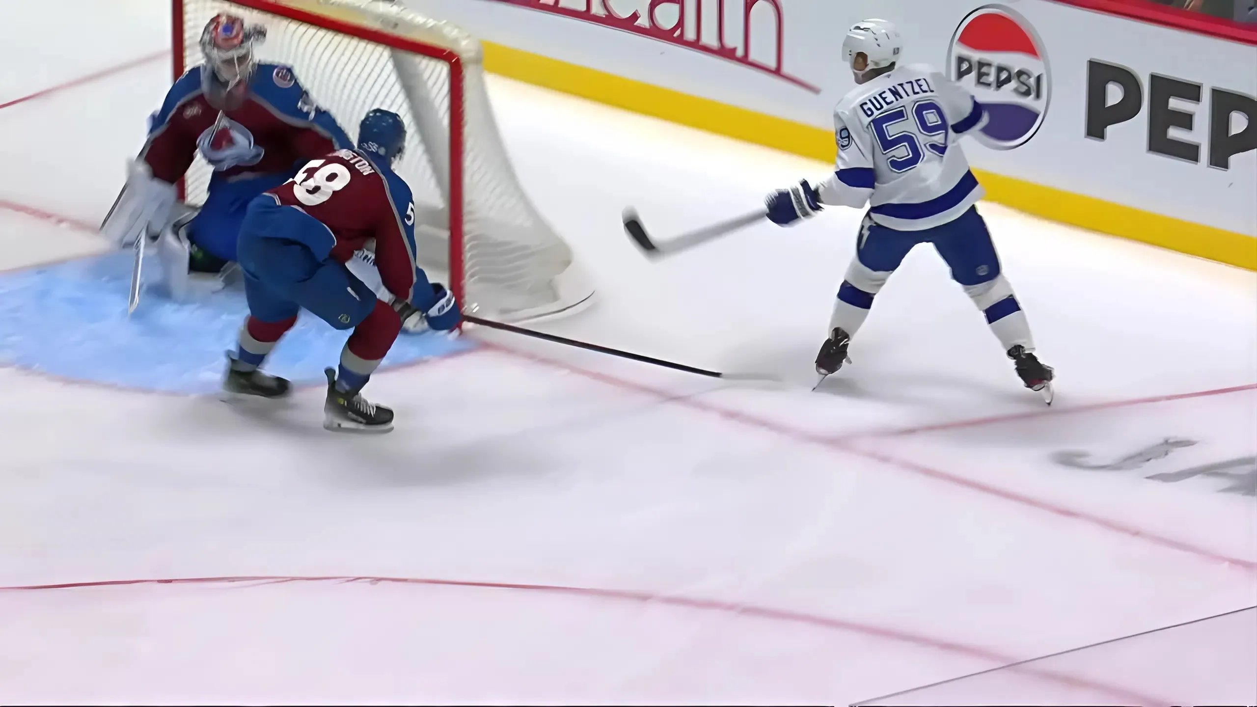 Kucherov, Lightning cruise past Avalanche for 3rd straight win