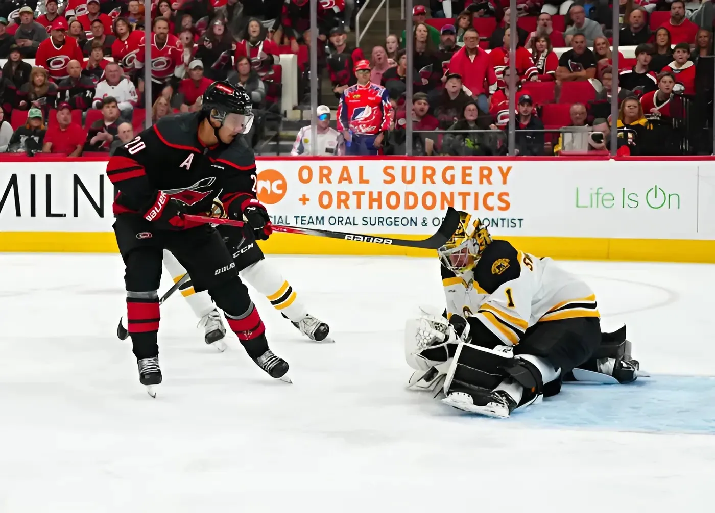 Bruins' Jeremy Swayman Pulled Against Hurricanes