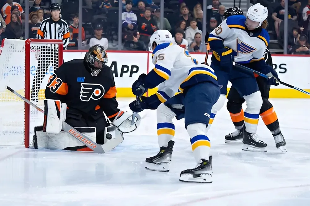 Philadelphia Flyers beat Blues 2-1 for 2nd straight victory